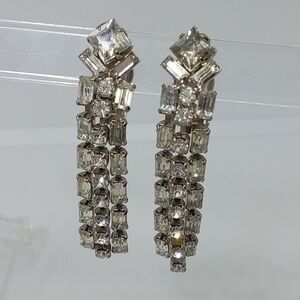 * vintage long dangling rhinestones clip on earrings